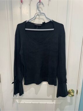 Dana Buchman long sleeve black basic shirt design on sleeves